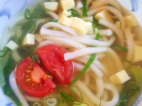 お一人様ランチにいかが！　卵豆腐とトマトのうどん